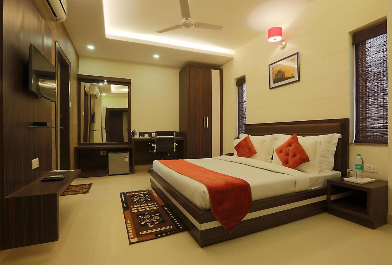 Hotel Premiere Villa  Varanasi Exterior foto