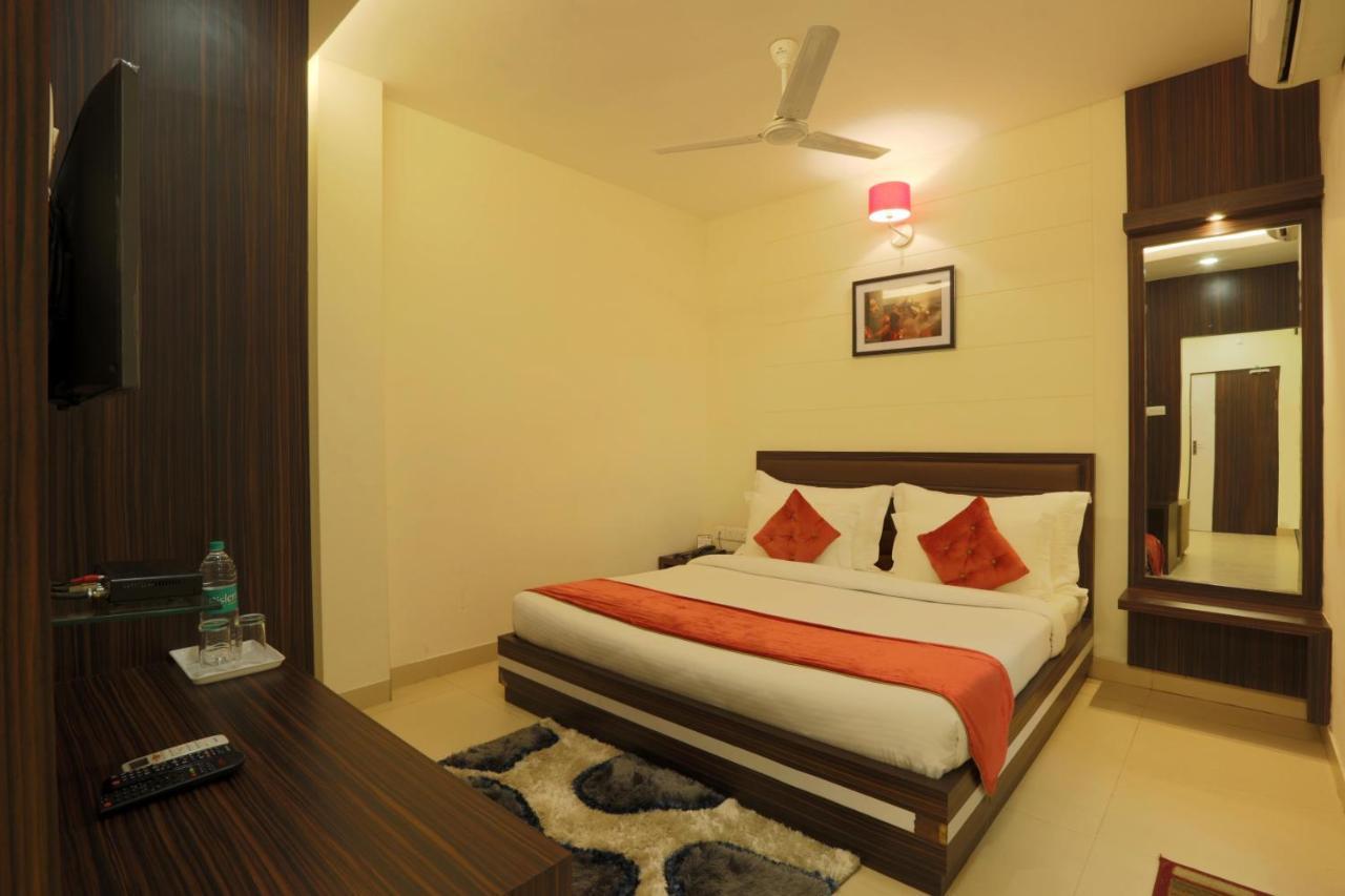 Hotel Premiere Villa  Varanasi Exterior foto